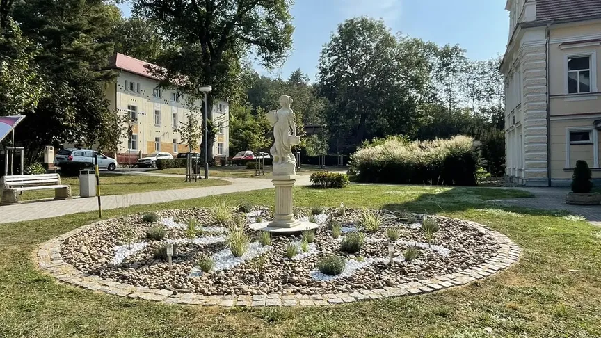 Uvnitř nejkrásnějších lázní Česka. Co vám průvodci neřeknou a cizinci obdivují.