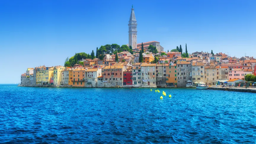 Letní pobyt v ohrožení: Turisté v Chorvatsku raději zůstávají uvnitř, venku je to risk