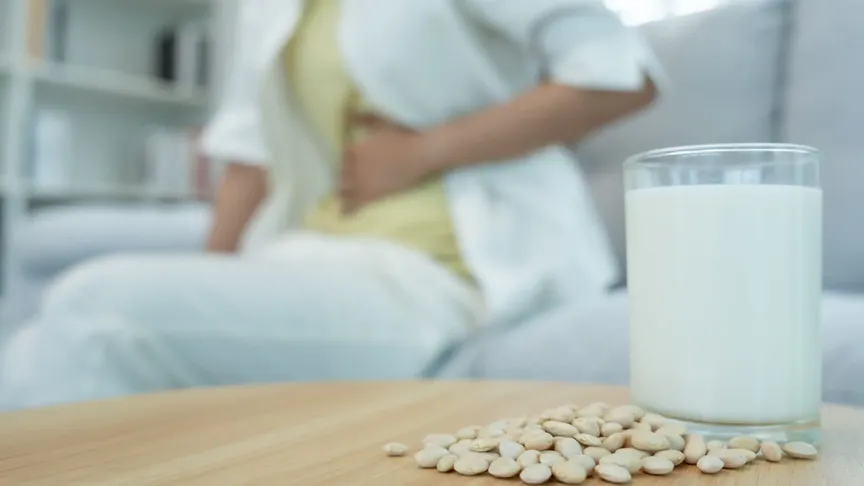 žena má alergii na sójové mléko