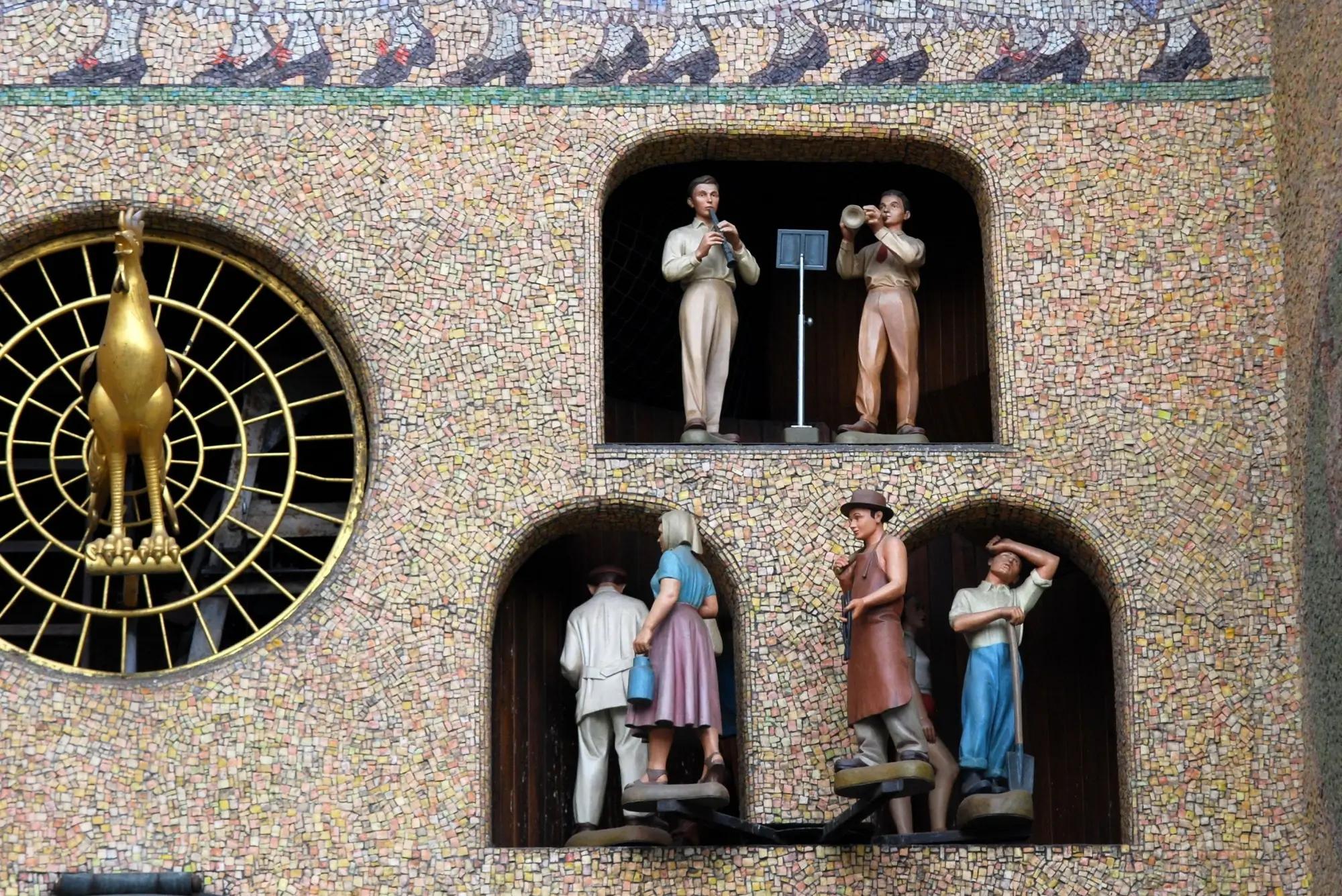 Apoštoly na olomouckém orloji nehledejte.