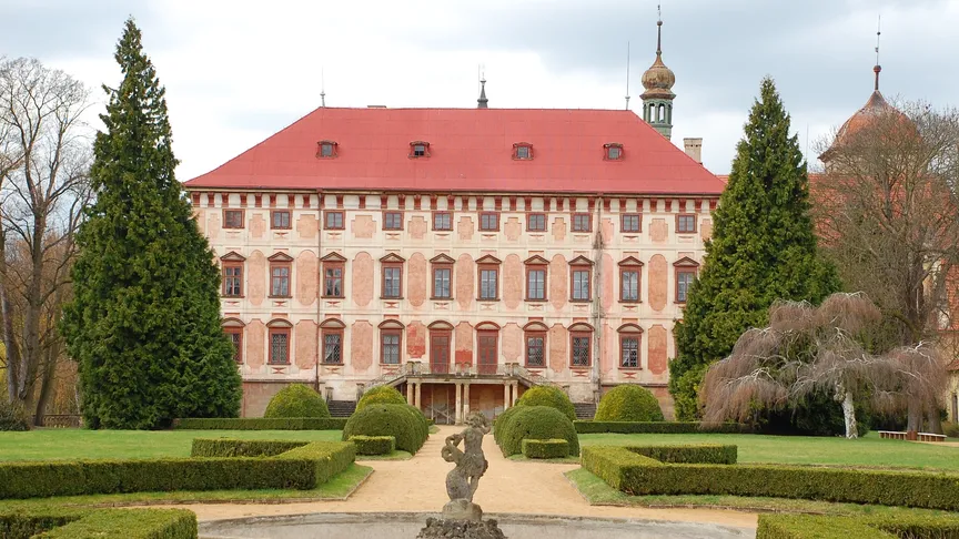 Zámek, který turisté milují.