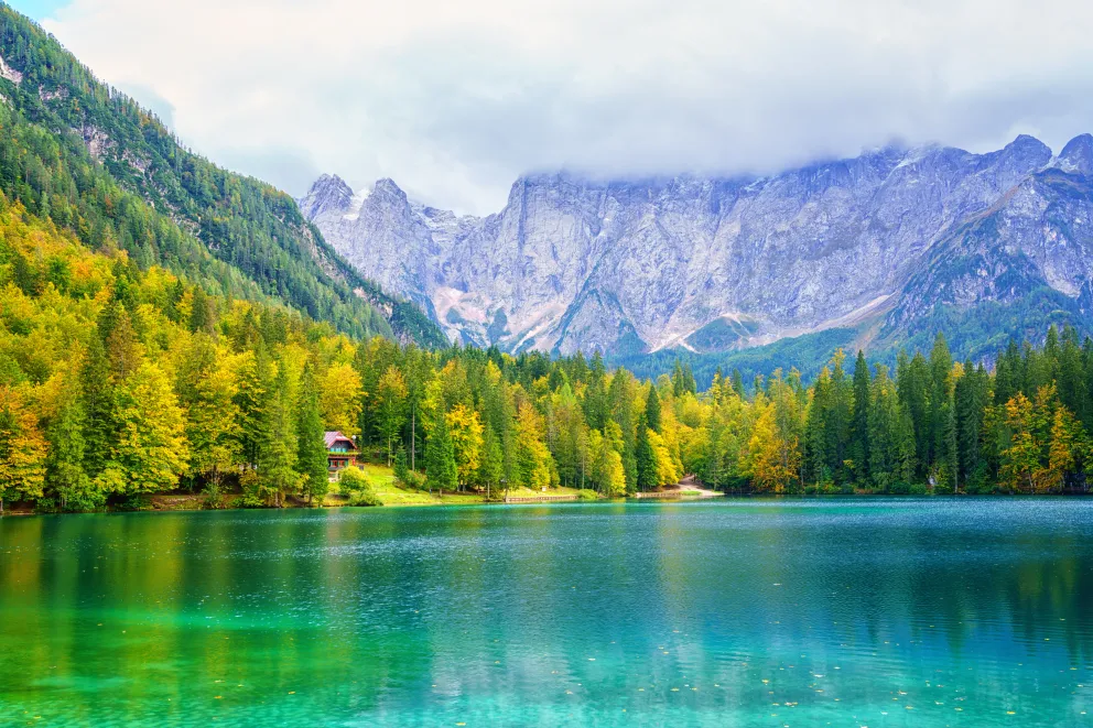 Češi o nich téměř nevědí, ale v létě předčí i moře. Jezera Laghi di Fusine lákají na průzračnou vodu a klid bez davů