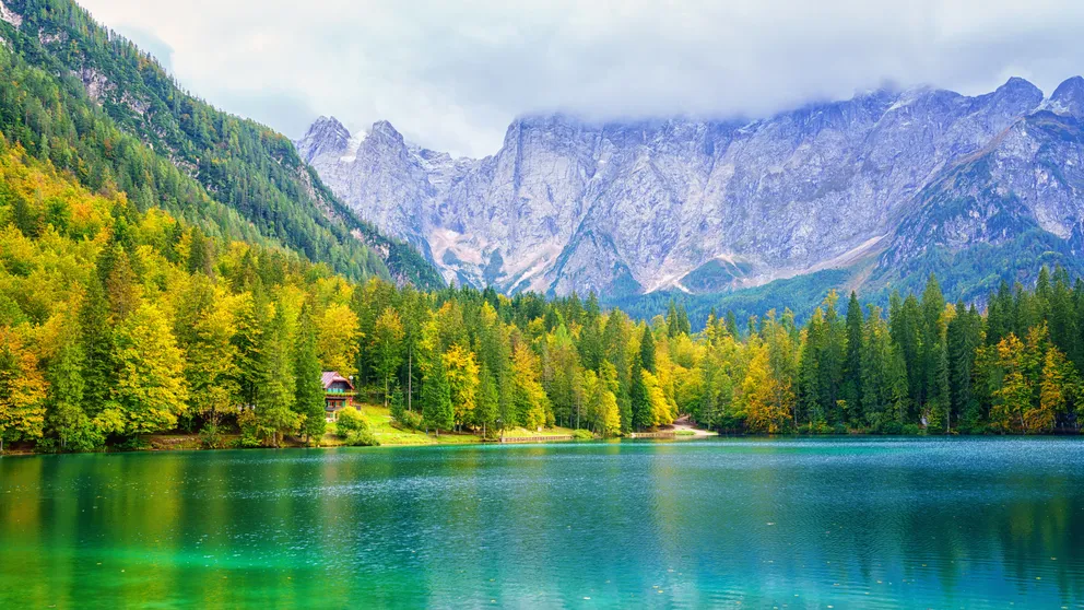 Češi o nich téměř nevědí, ale v létě předčí i moře. Jezera Laghi di Fusine lákají na průzračnou vodu a klid bez davů