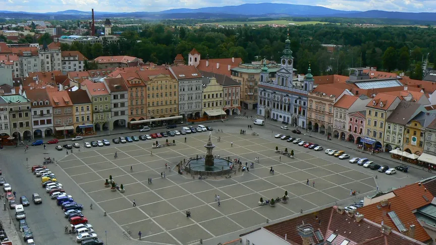 Toto je krásné náměstí v Budějovicích.