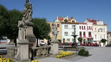 Poznejte české náměstí na základě fotky.