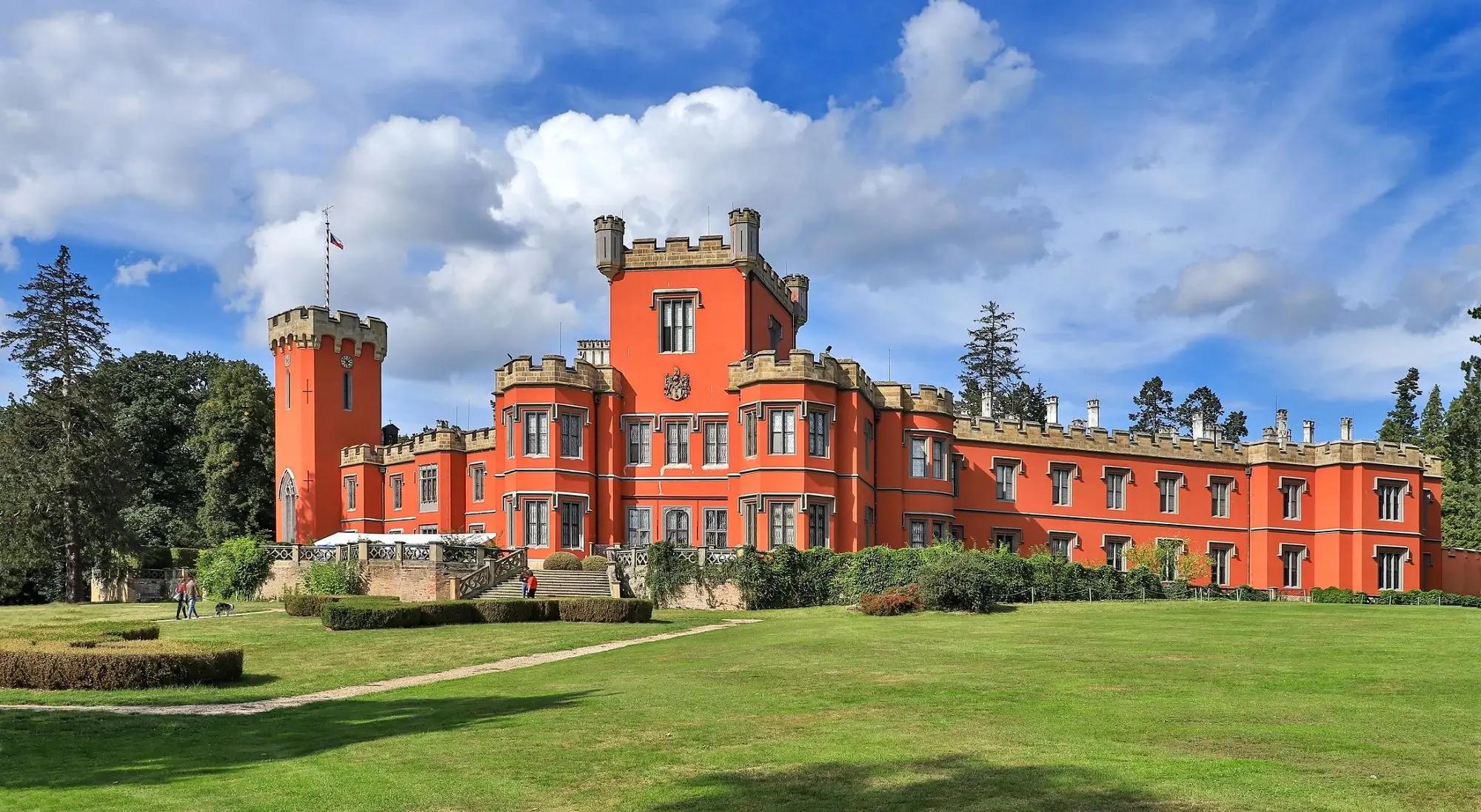 Zámek z Prince a Večernice