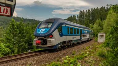 Tajemství školních výletů: Proč letos některé třídy do vlaku vůbec nepustí? Stačí zapomenout na jedinou věc.