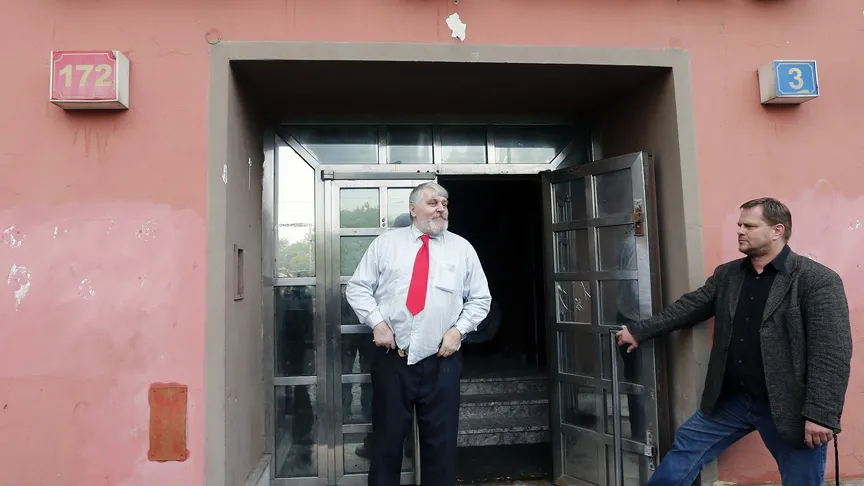 Ivan Jonák stojí před Discolandem