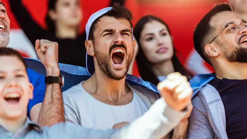 fanoušci na sportovním utkání