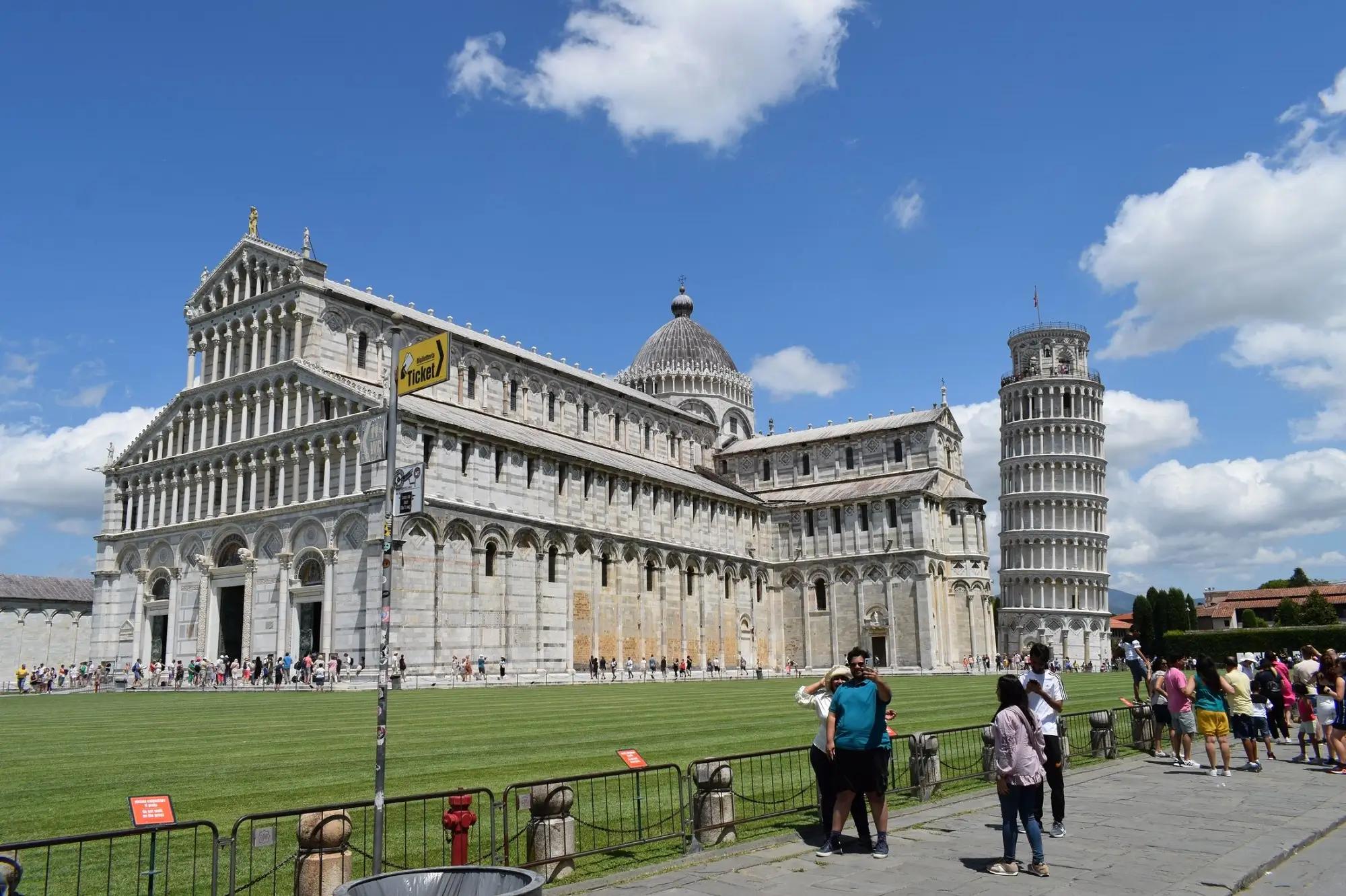 Dómské náměstí v Pise 