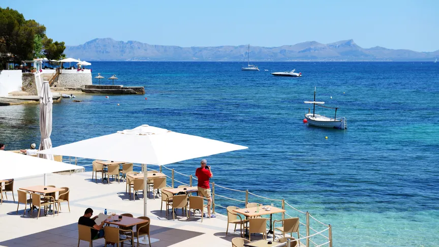 Rekordní vlna stížností: Na Mallorce zavedli v restauracích zákaz, který turisté nesnesou