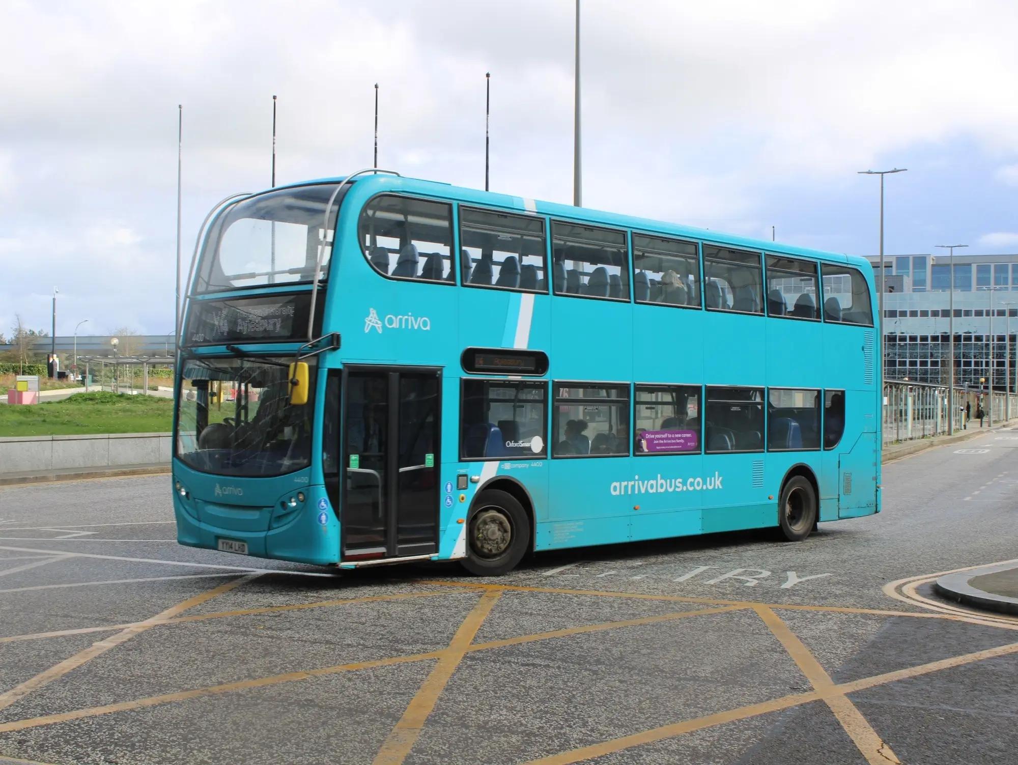 Patrový elektrický autobus