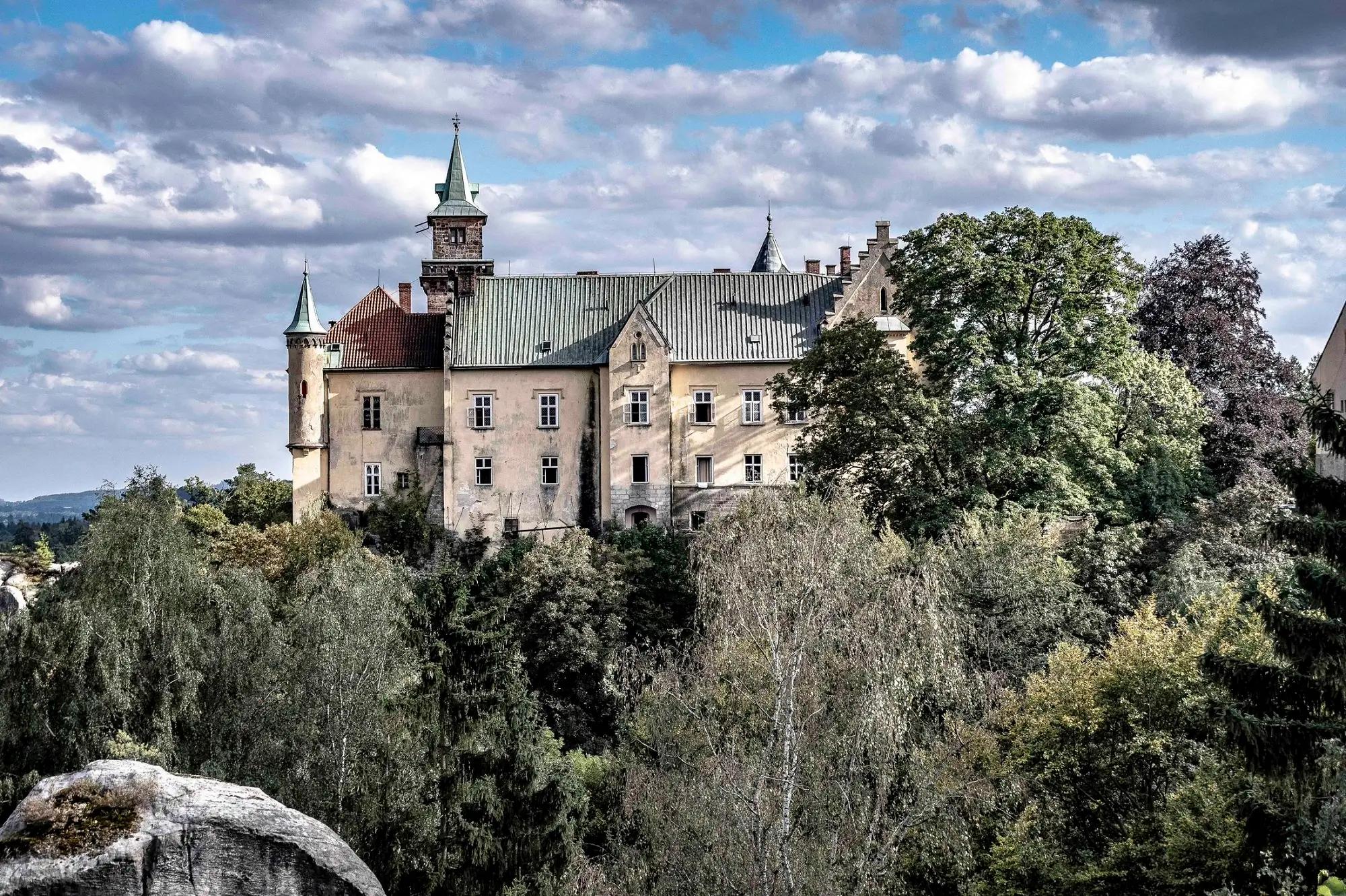 Hrubá skála zámek