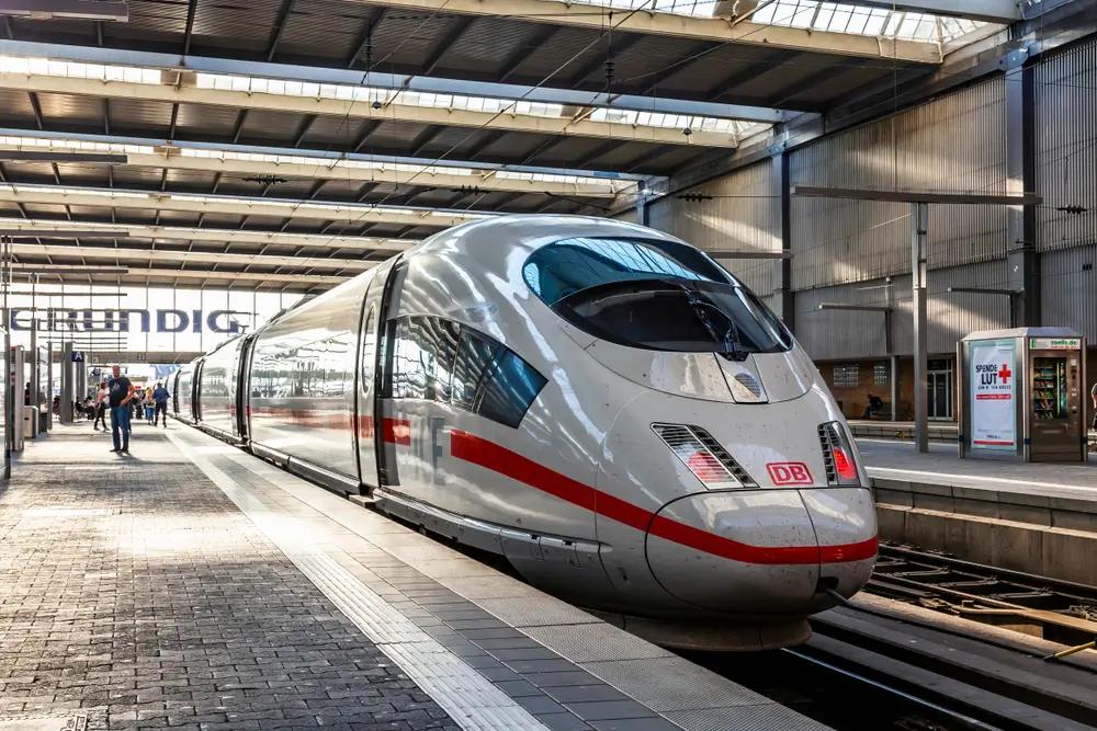 Pokud využíváte dálkové spoje v Německu, je nutné počítat se zpožděními.