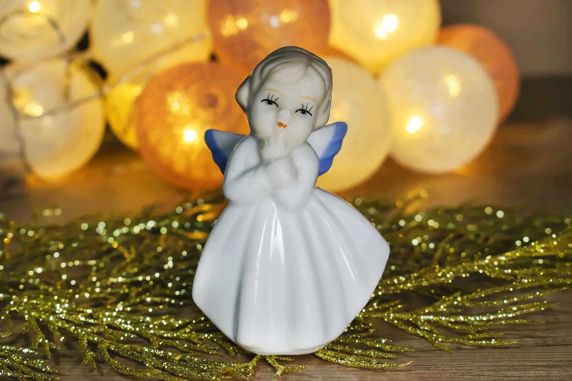 andělíček z porcelánu