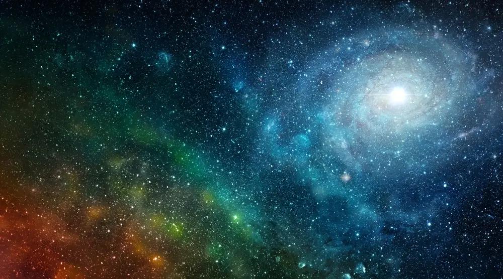 Vědci gravitaci nikdy pořádně nevysvětlili, Vopson je tomu na stopě.