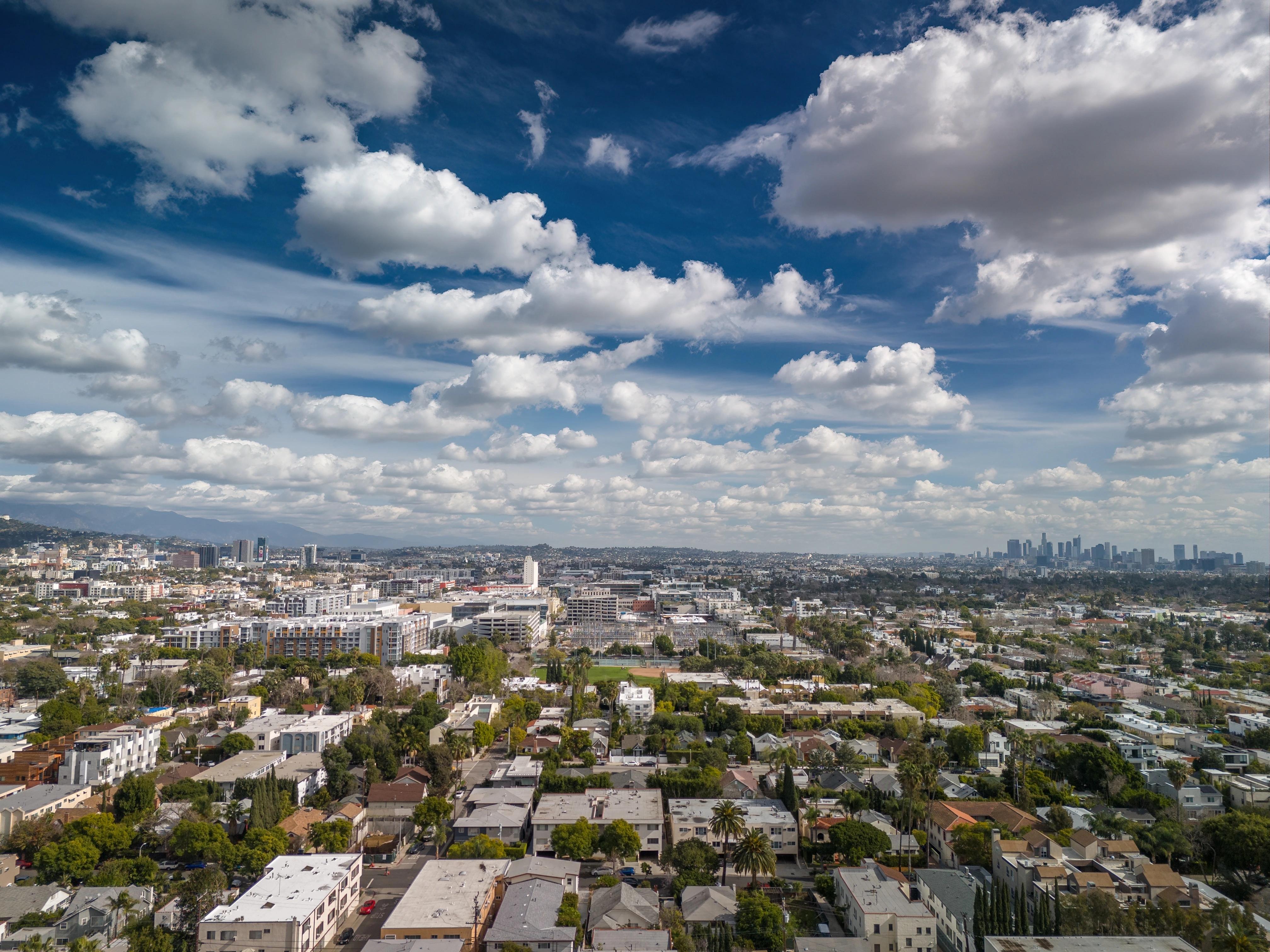 Panoramatický snímek města Los Angeles.