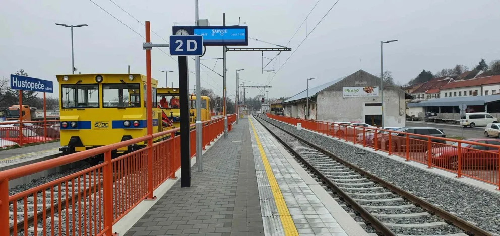 Výbuch cisteren změnil život v kraji. Teď se vlaky vrací, ale mnozí varují: Něco tu není v pořádku