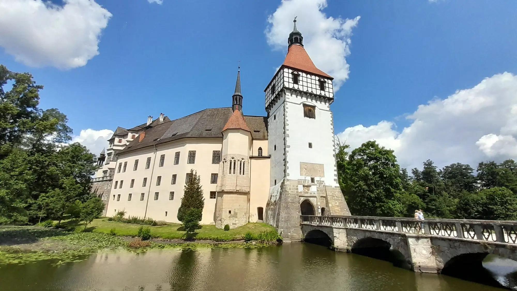 Zámek ze Šíleně smutné princezny 