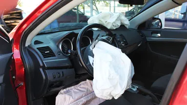 Pozor na tyto modely! Ministerstvo odhalilo smrtící airbagy v tisících aut.