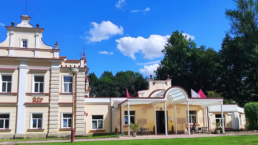 Tajná lázeňská oáza uprostřed Česka. Místo, kde čas zapomněl běžet a turisti nemají šanci