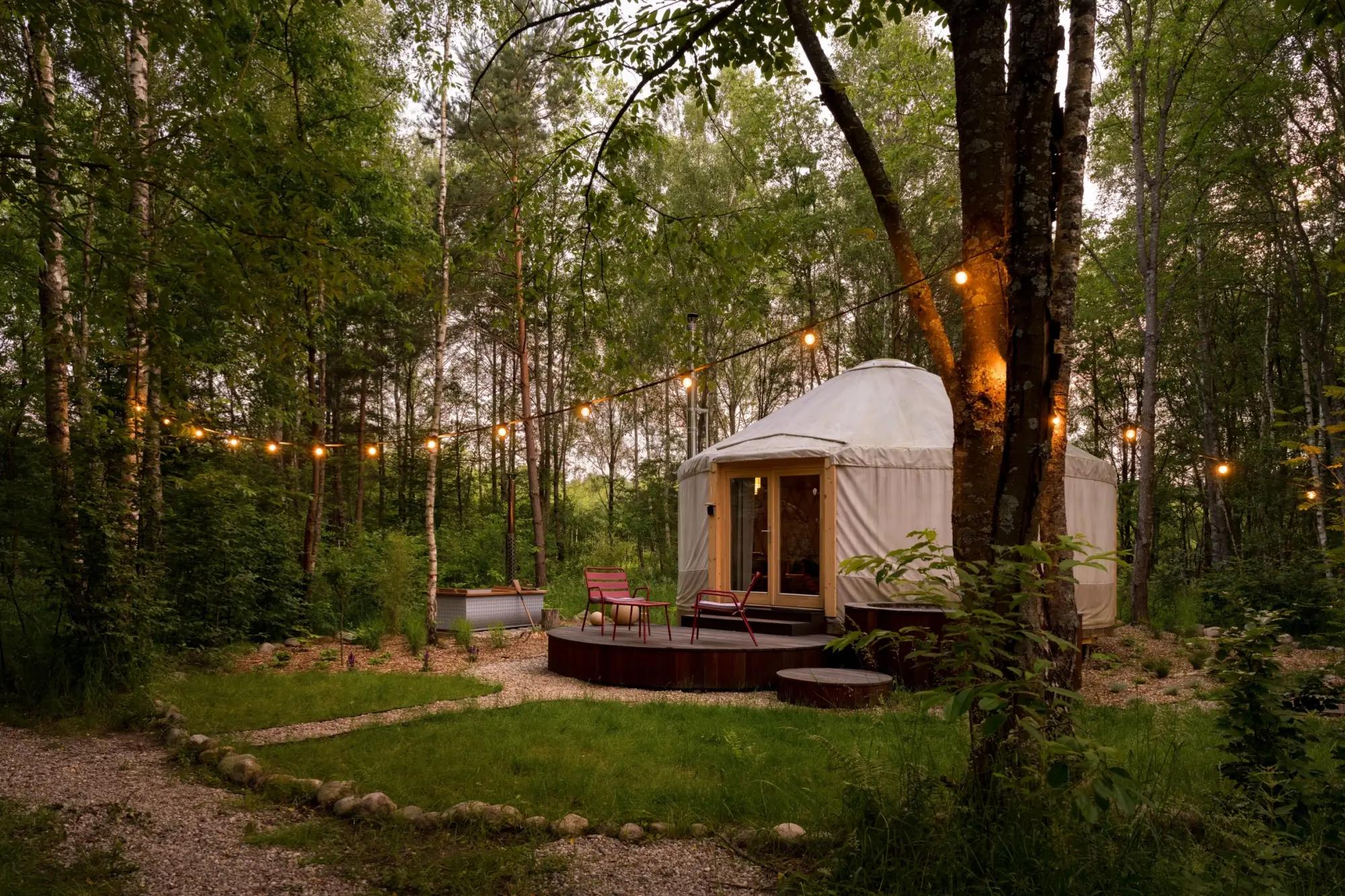 Glampingové ubytování ve stanu