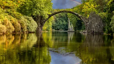 Nádherný květinový park kousek od hranic.