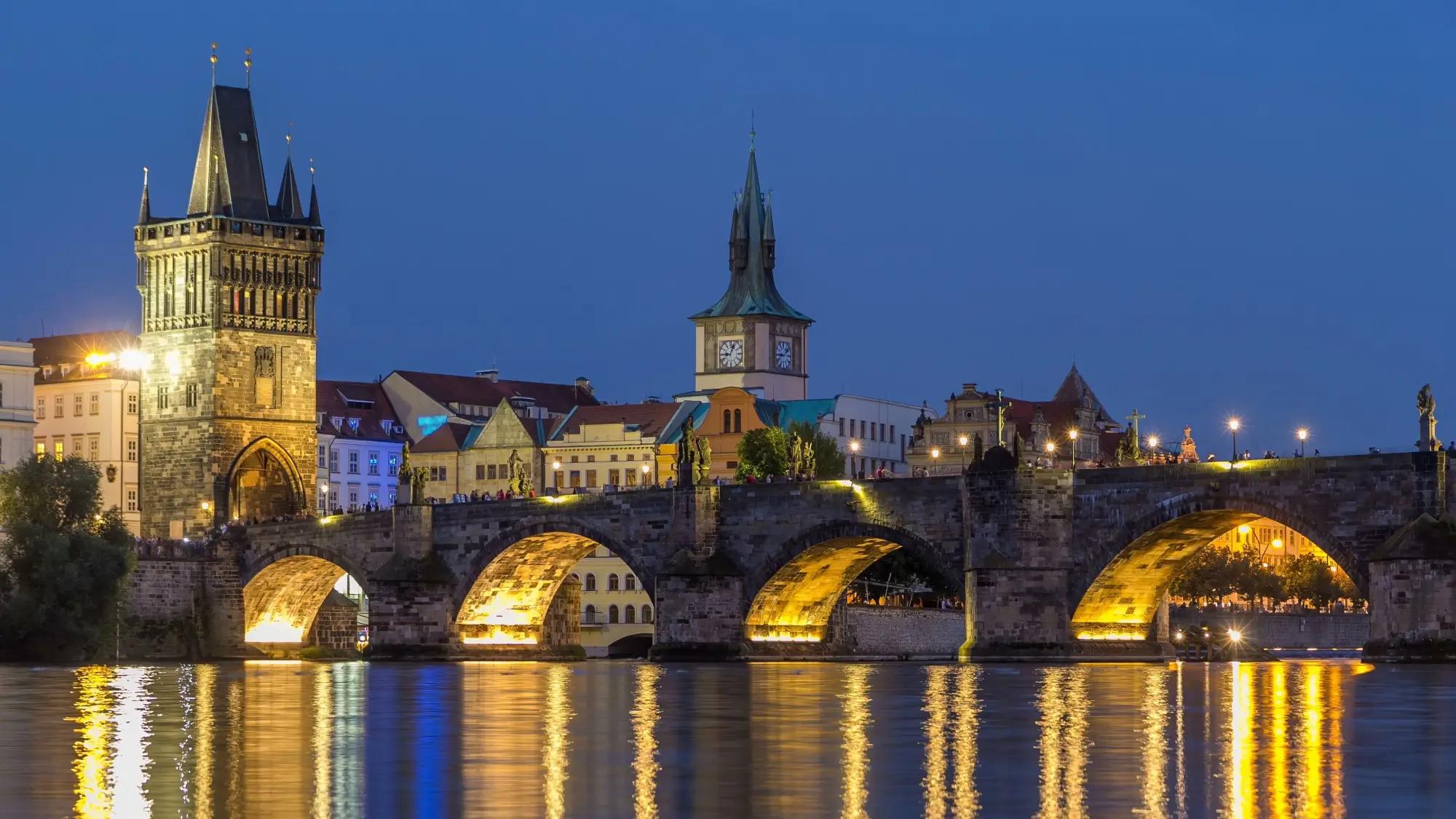 Noční pohled na Prahu 