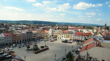 České město, kterému se říká Atény, ale lidi jím pohrdají.