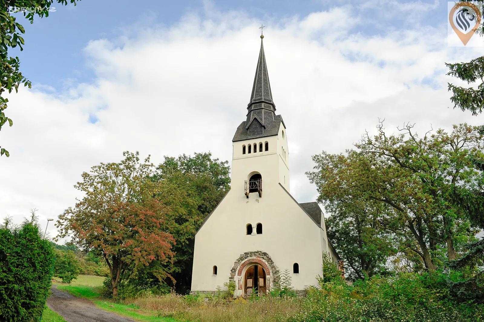 kostel v malebné obci Bystřany u Teplic