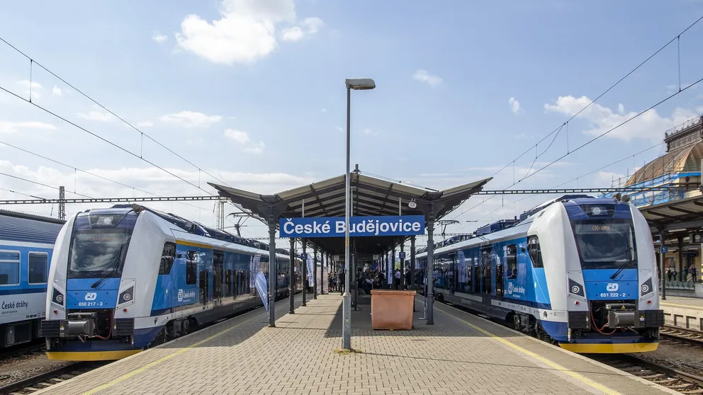 Letní změna jízdních řádů: Přehled novinek ve vlakové dopravě po celé republice.