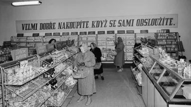 Nakupování za socialismu nebylo jednoduché.
