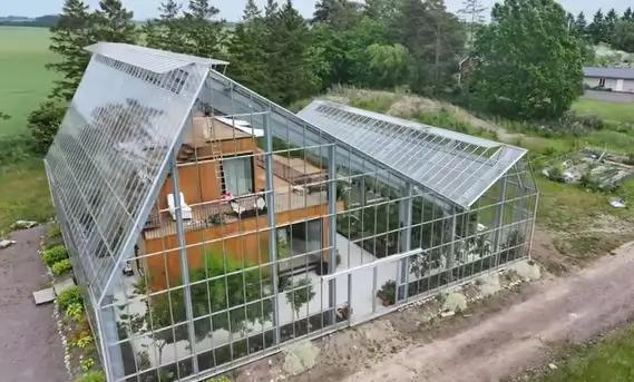 Dům ve skleníku 