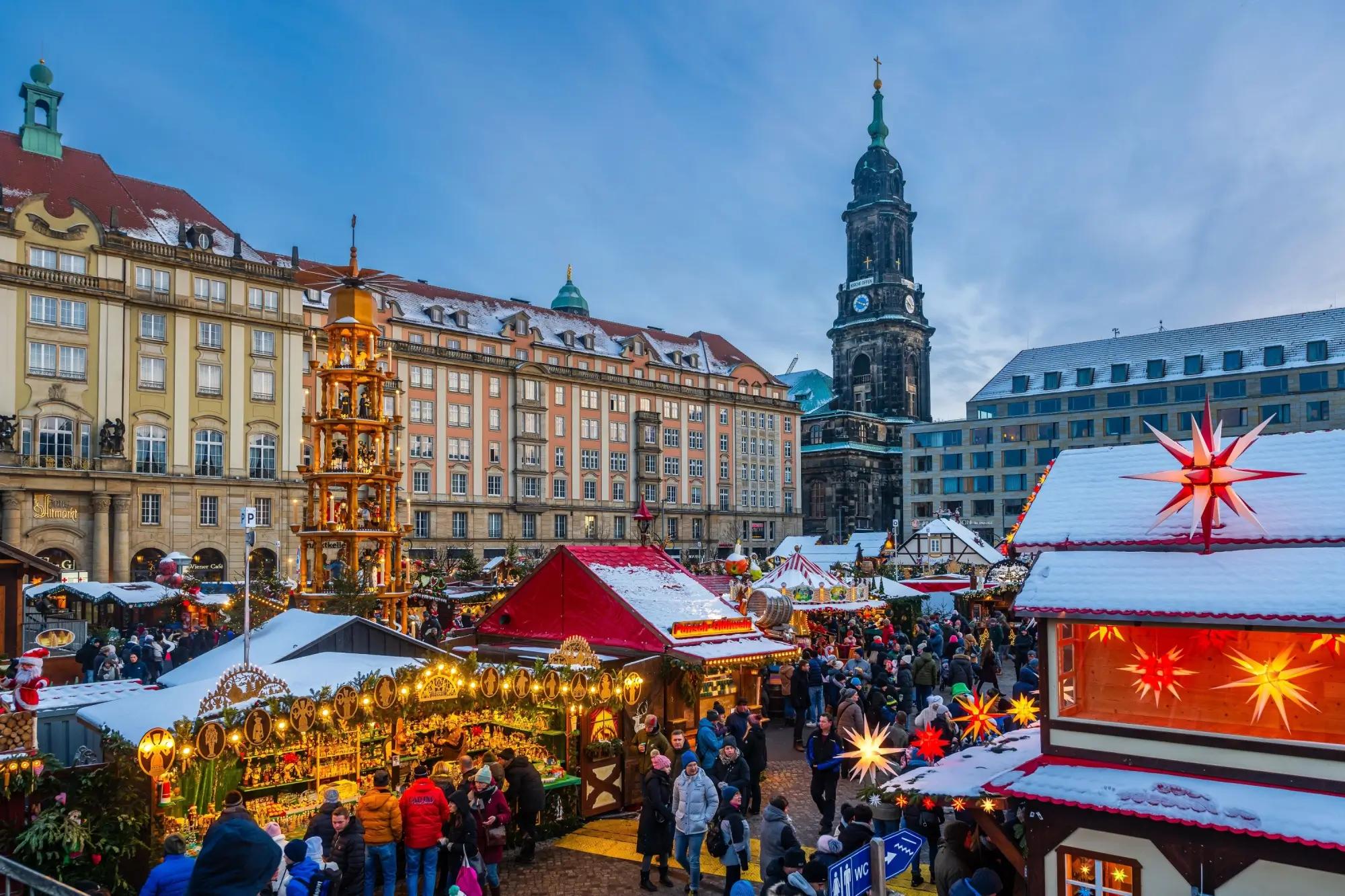 Vánoční trhy v Drážďanech patří k těm vůbec nejoblíbenějším. Zdroj: shutterstock.com