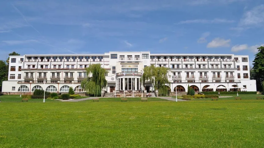 Luxusní české lázně, které léčí speciálně.