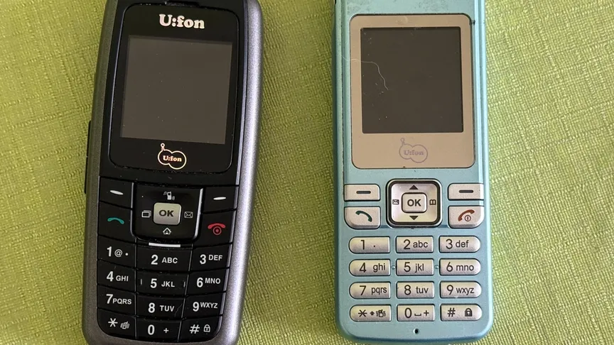 Za takový historický telefon můžete dostat i desetitisíce.
