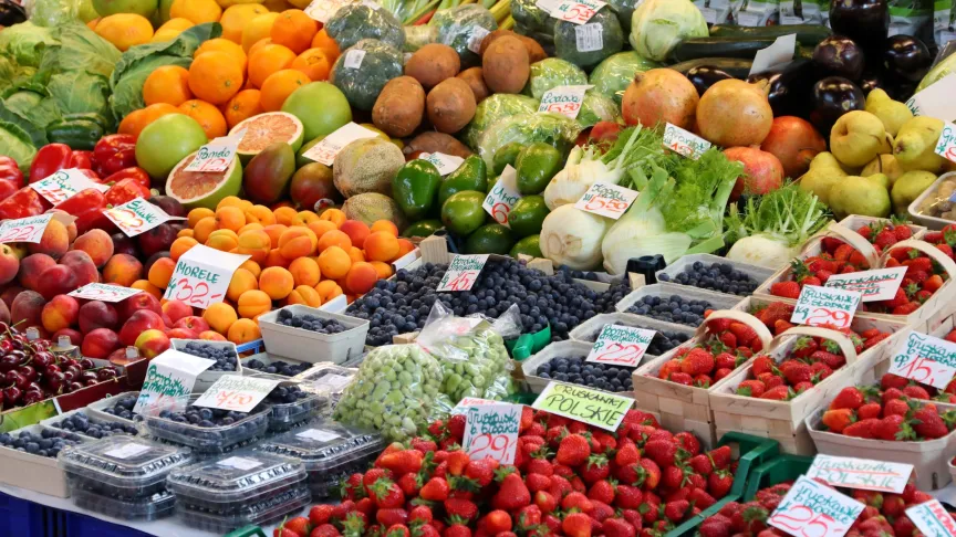 Nakupování v Polsku je nový fenomén. Češi stojí ve frontách jako kdysi, místní jen nevěřícně kroutí hlavou.