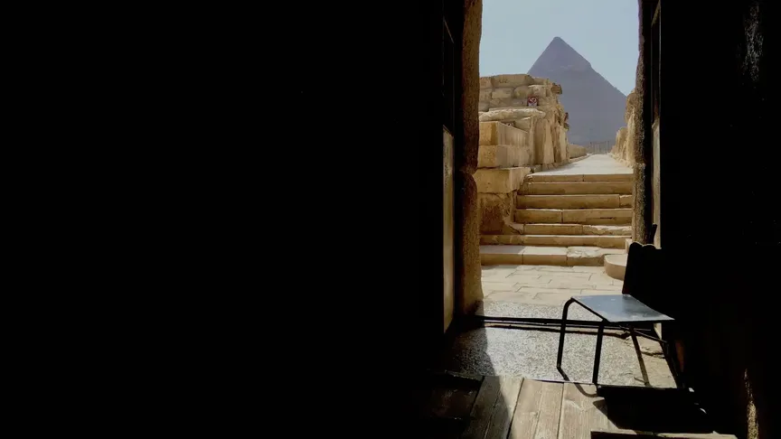 vchod do pyramidy